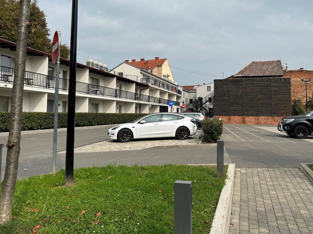 Hotel Florian&Godler Karlovac Luaran gambar